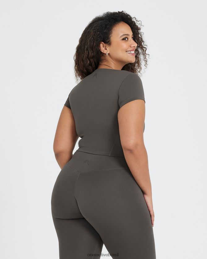 roupas br Oner Active camiseta de manga curta com corte atemporal cinza profundo 8488X2468