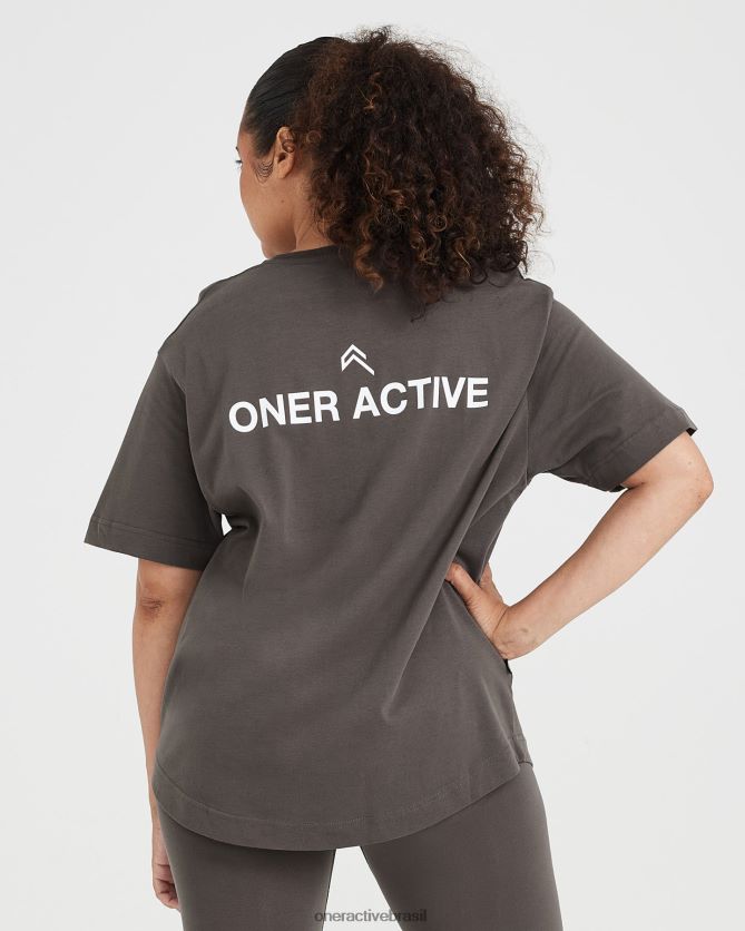 roupas br Oner Active camiseta gráfica oversized de manga curta cinza profundo 8488X2534